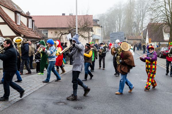 faschingsumzug-2015-32-20150217-1983399325859B5D7C-C900-7DAB-8D89-4BB575AEC98A.jpg