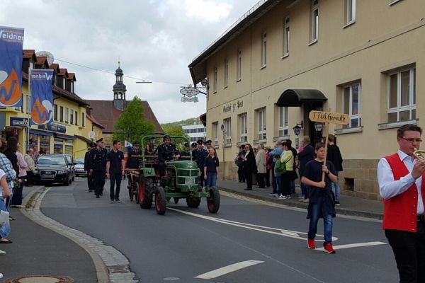 festzug-ebern-18-20170514-1814485695111A2E86-569F-7681-D213-0622F70F45EF.jpg